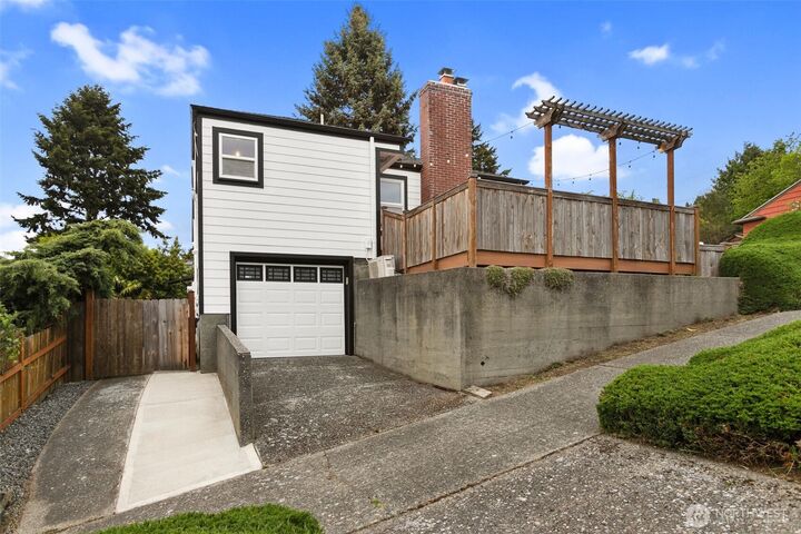 Property Photo:  4001  2nd Avenue NW  WA 98107 