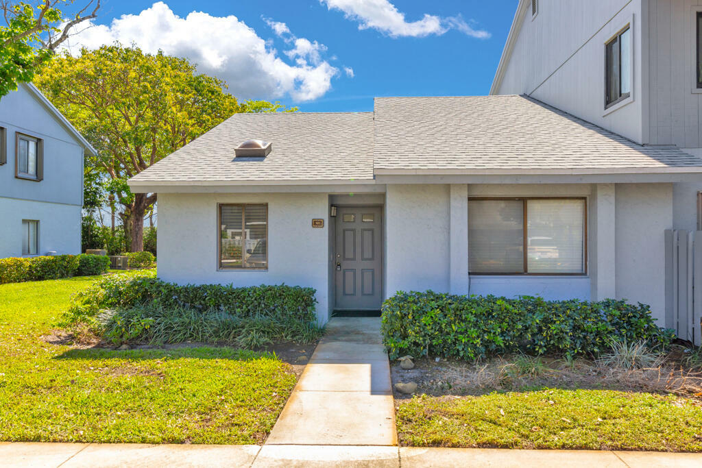 Property Photo:  2445 SW SW  22nd Ave 101  FL 33445 