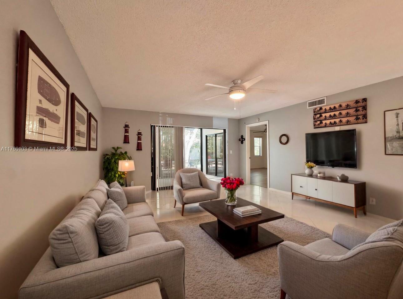 Property Photo:  9632 E Sills Dr 102  FL 33437 