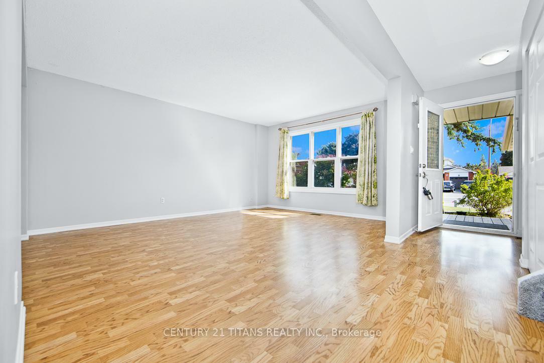 Photo de la propriété: 154 Iroquois Avenue ON L1G 7P6