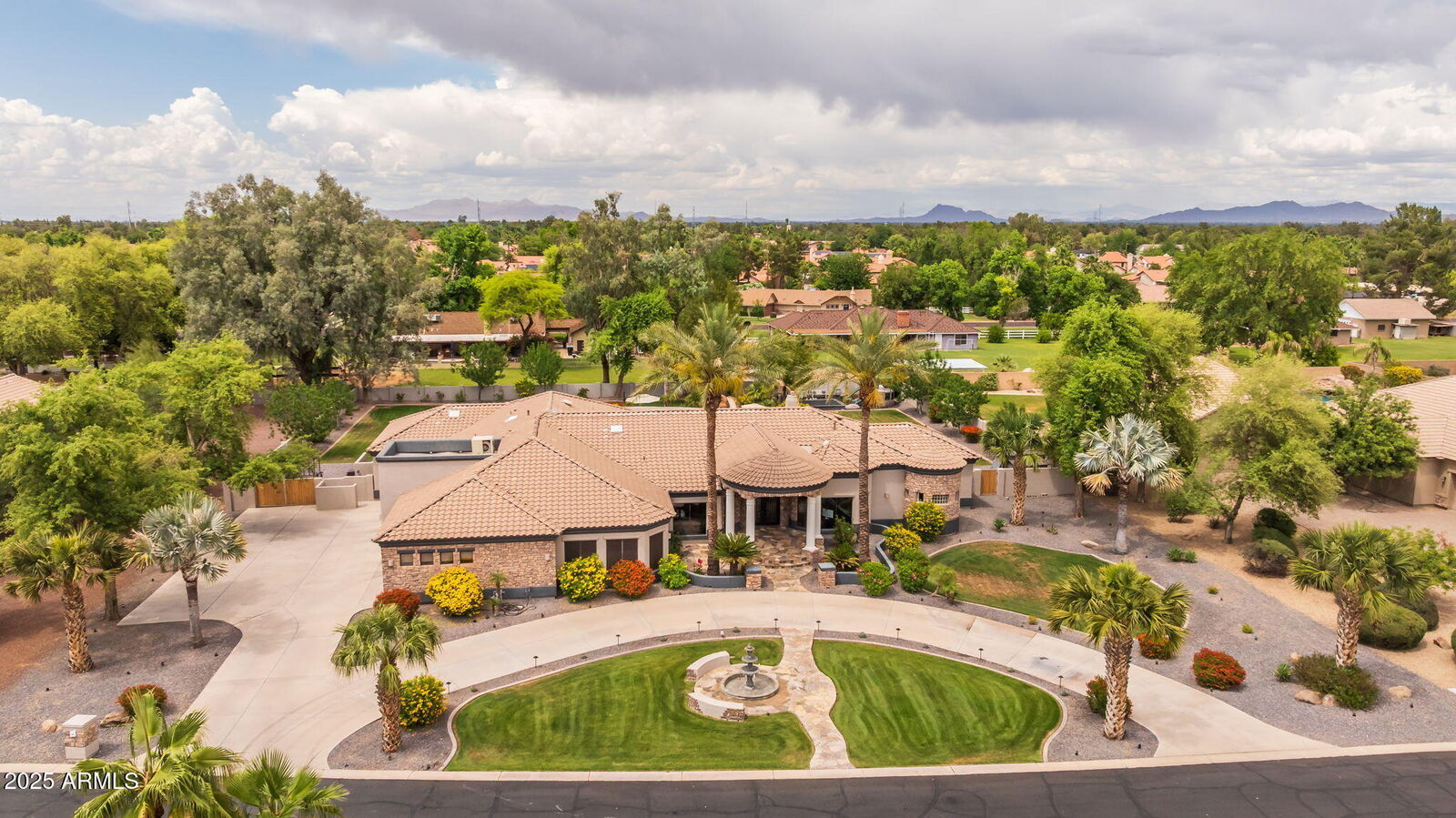 Property Photo:  690 E Seattle Slew Lane  AZ 85296 