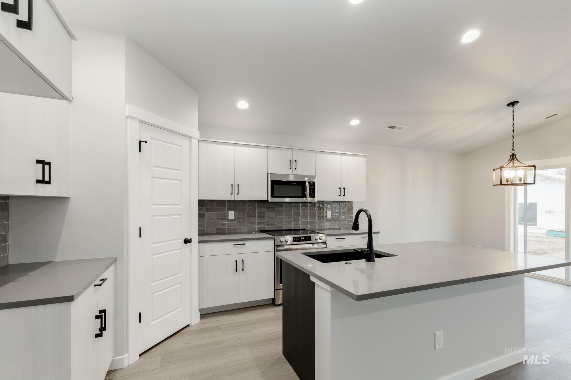 Property Photo: 6756 S Lumberton Way ID 83642