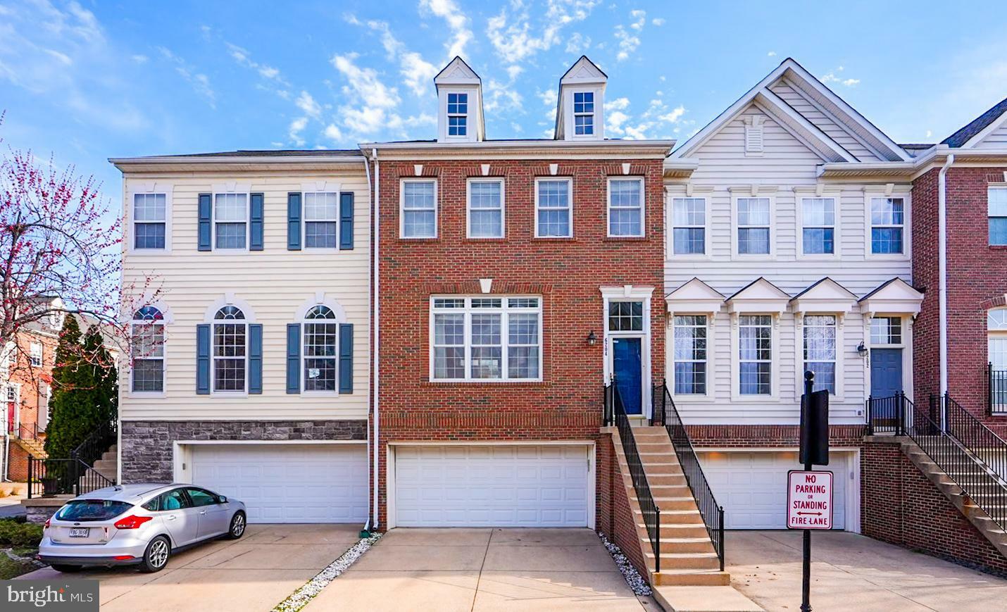 Property Photo: 6204 William Edgar Drive VA 22310