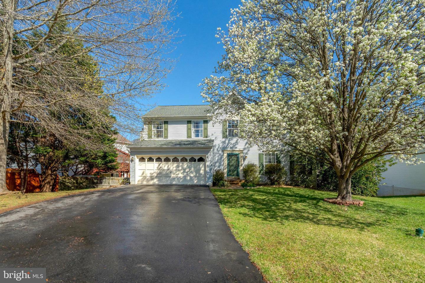 Property Photo: 9303 Karen Court VA 20111