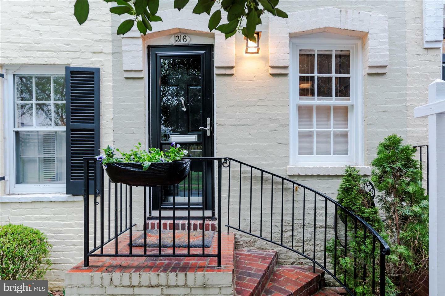1316 27th Street NW  Washington DC 20007 photo