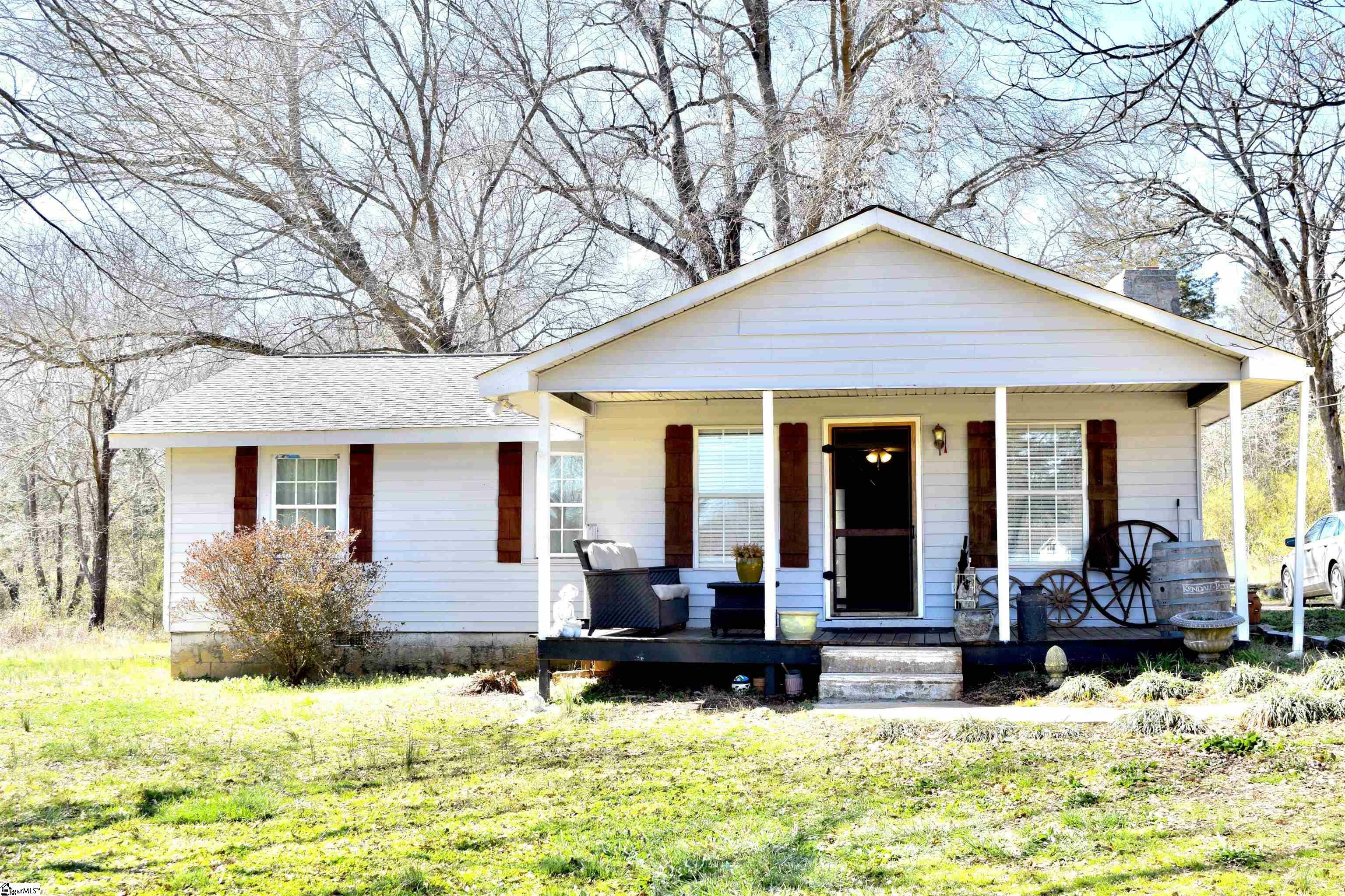 Property Photo: 147 Eastview Road SC 29669