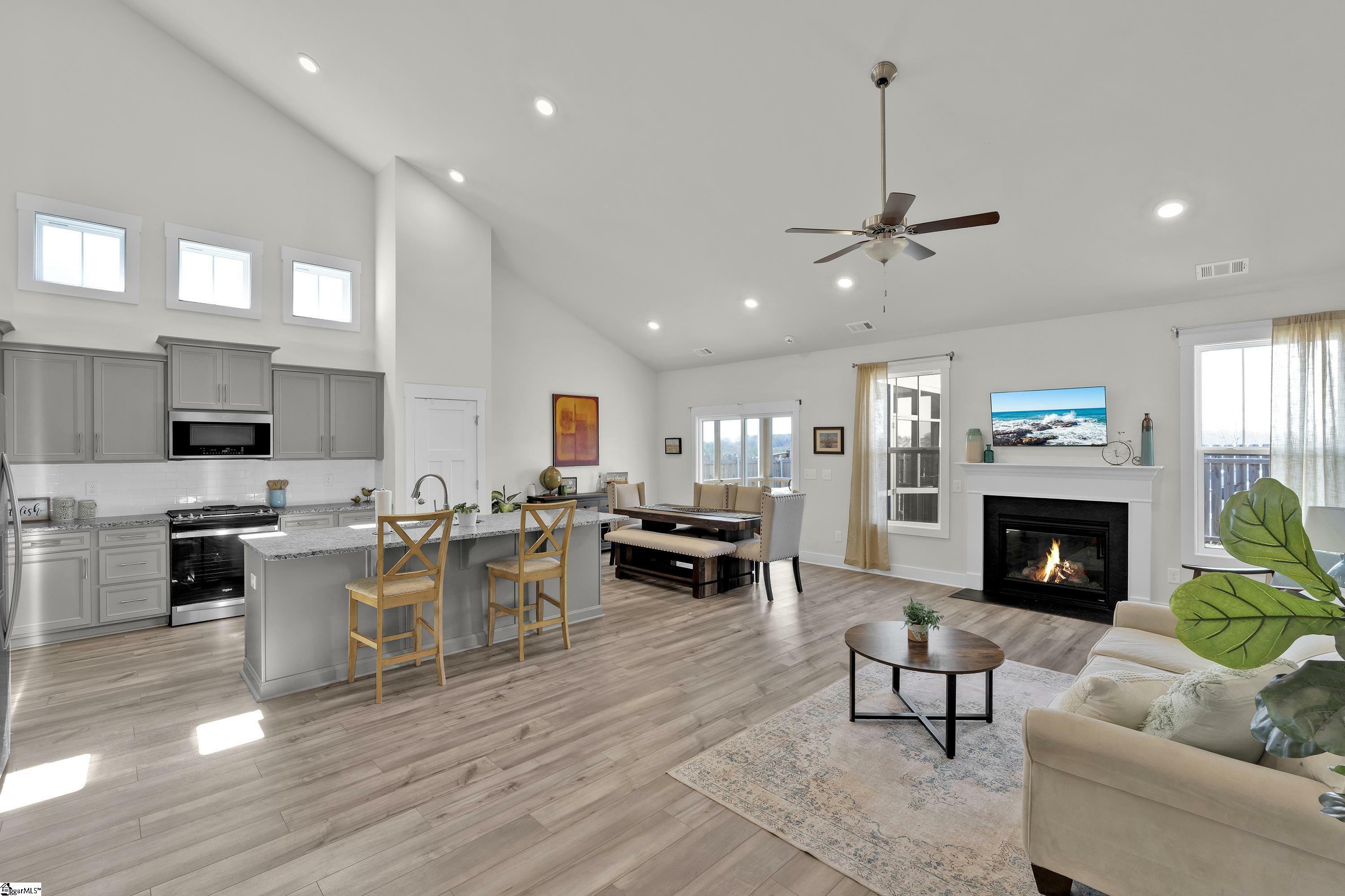 Property Photo: 206 Iris Drive SC 29642