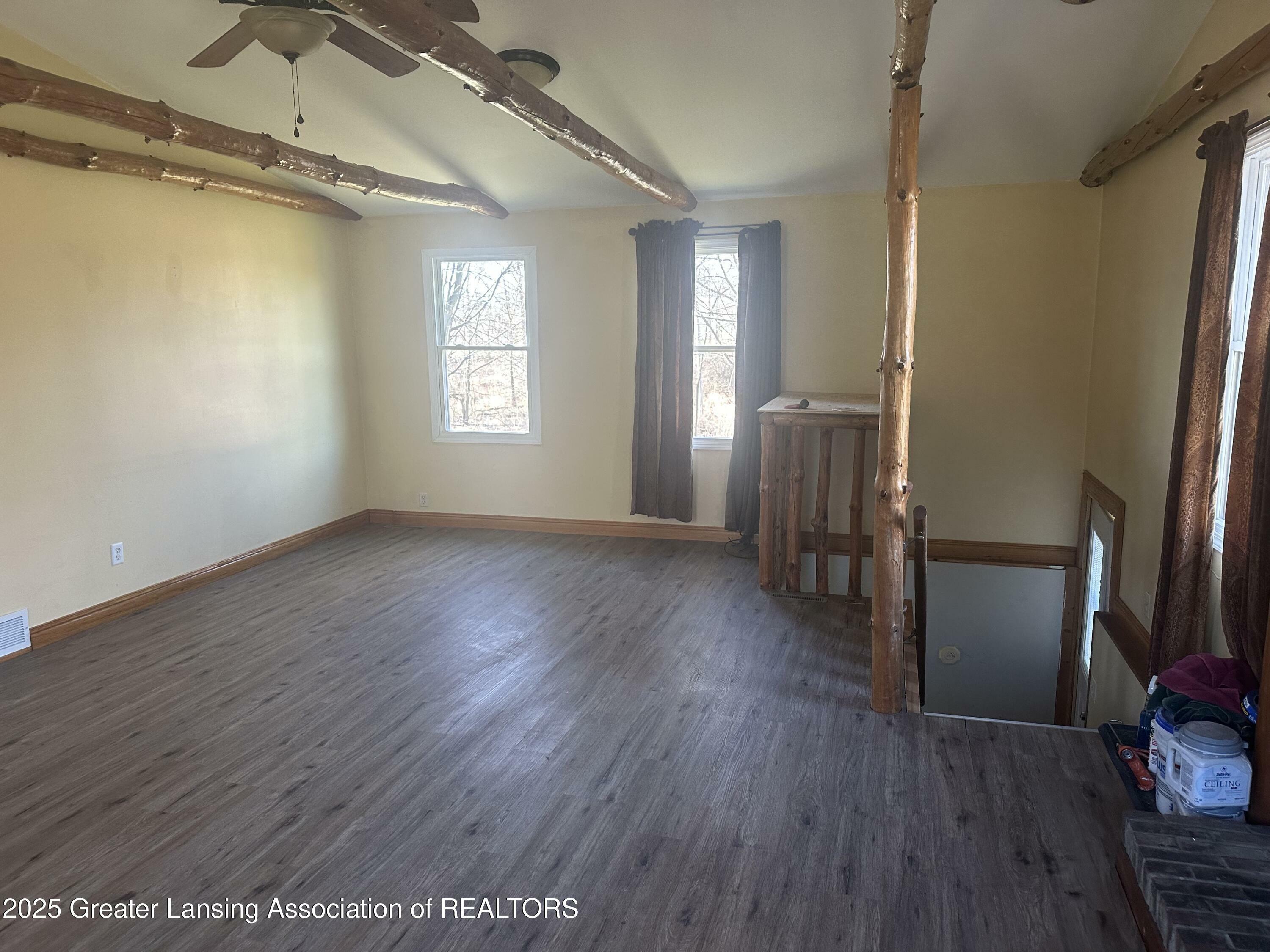 Property Photo: 3547 W Needmore Highway MI 48813