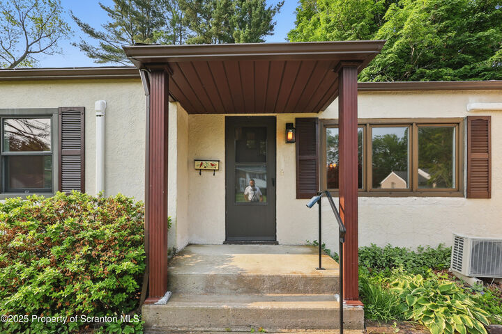 Property Photo: 112 Park Drive PA 18411