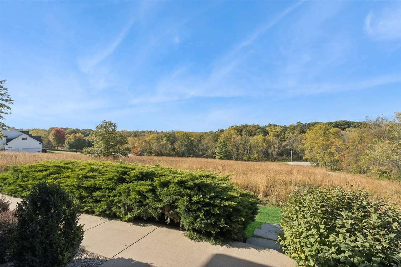 Property Photo: 4691 Running Deer Woods NE IA 52240