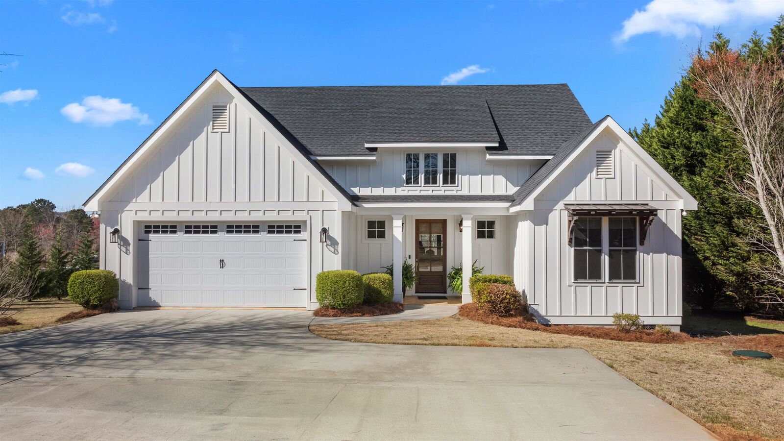Property Photo: 1041 Shoreline Drive GA 30650