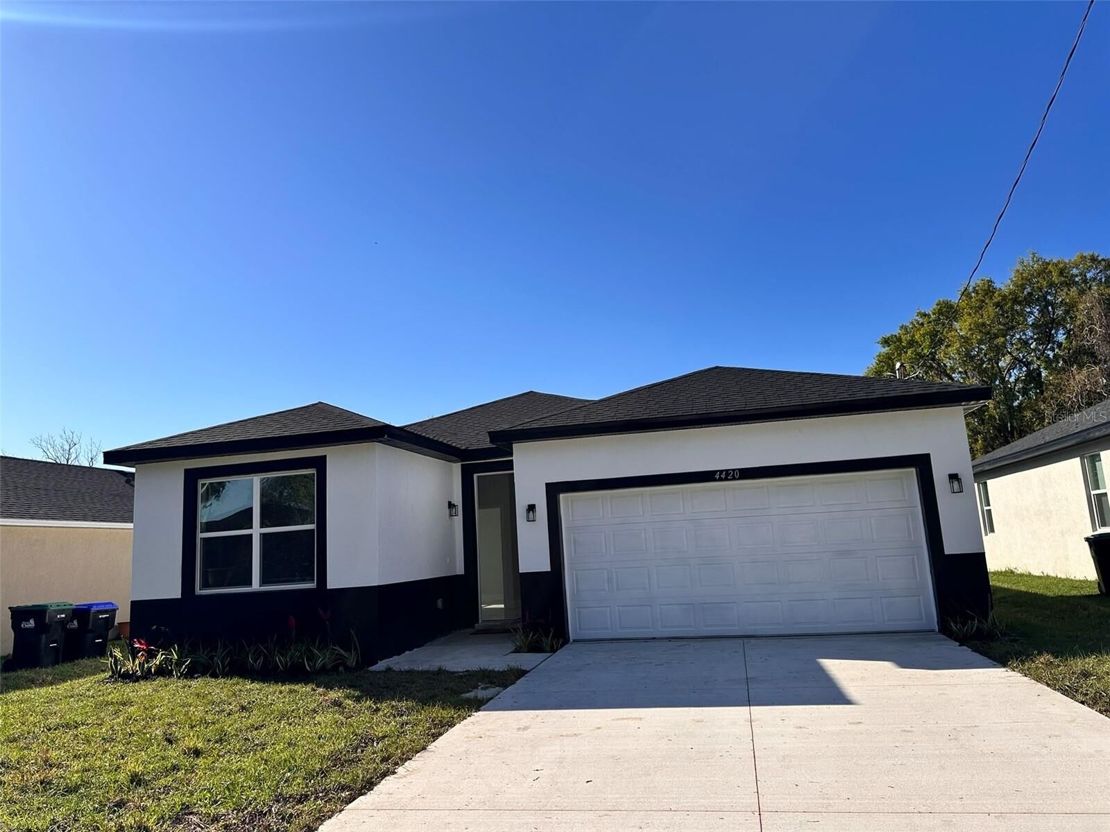 Property Photo: 4420 W Gore Avenue FL 32811