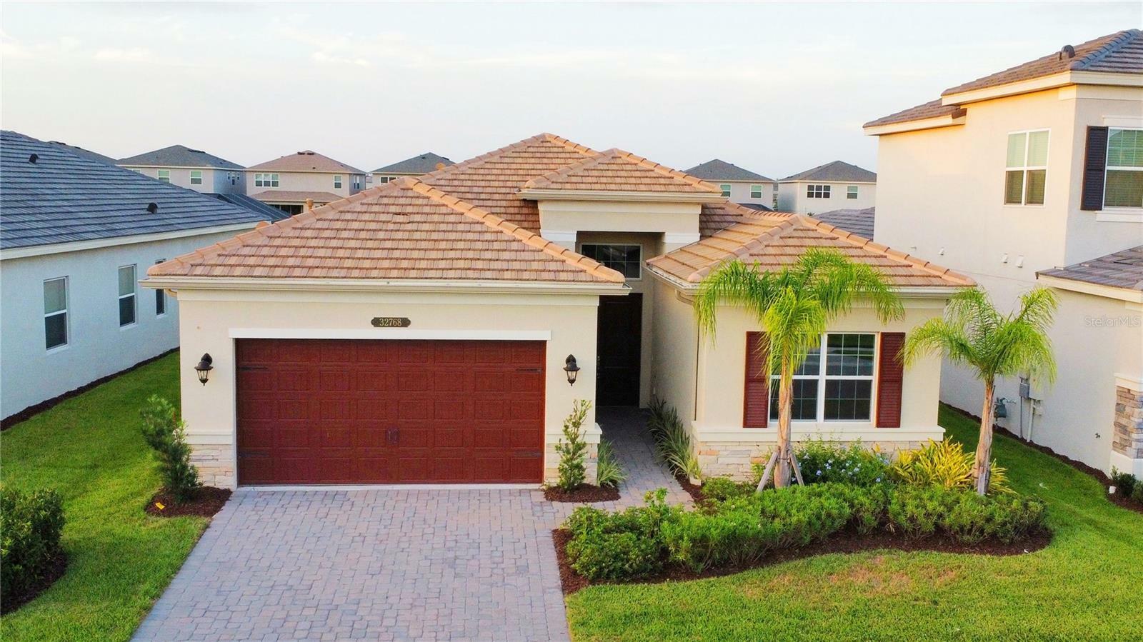 Property Photo:  32768 Tree Of Life Avenue  FL 33543 