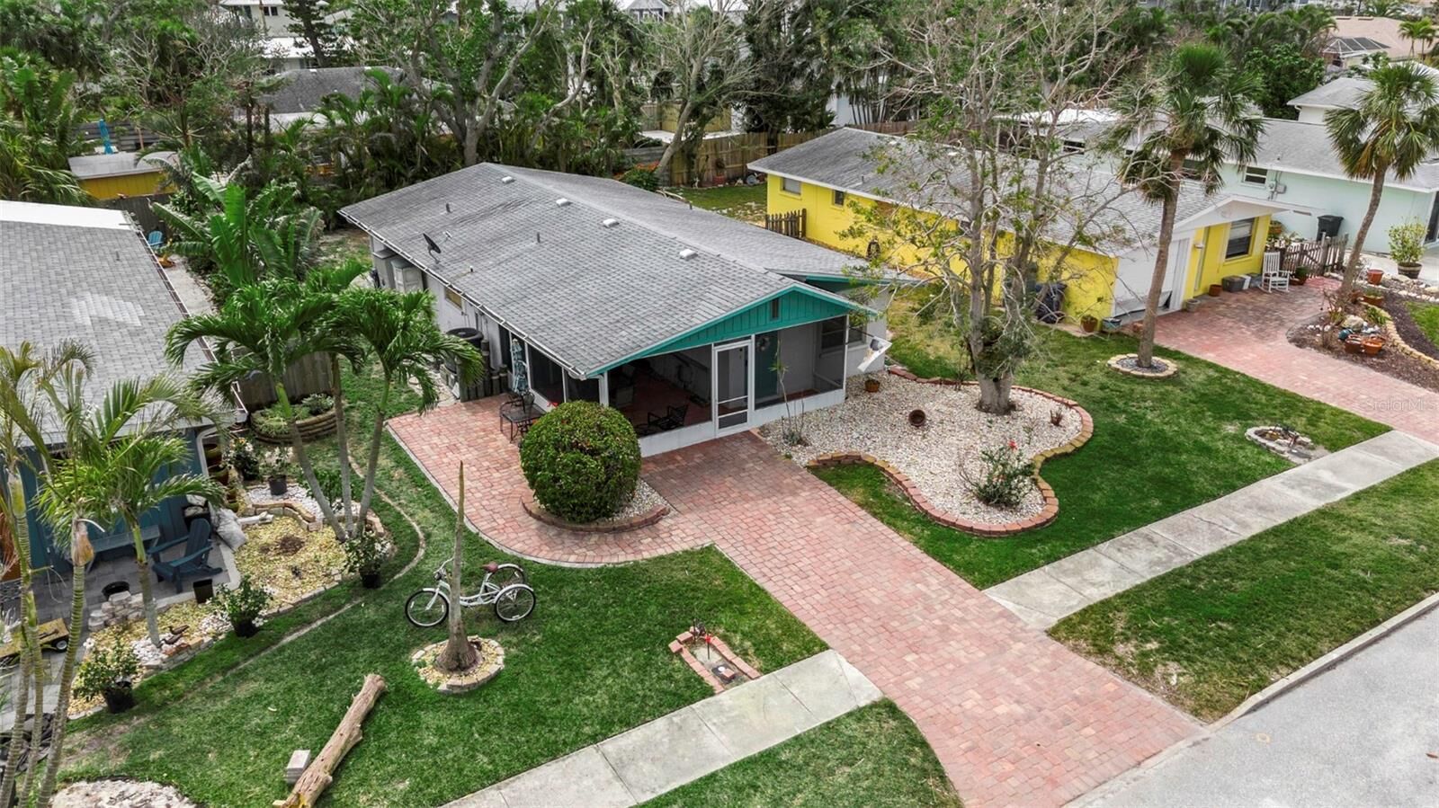 Property Photo:  710 Fox Street  FL 34228 