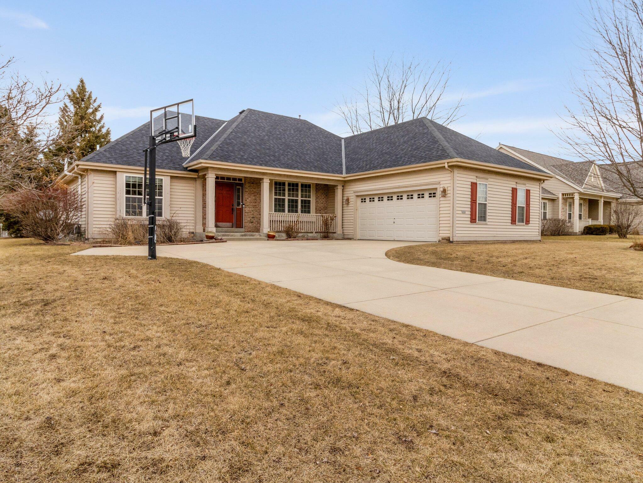 Property Photo: 3838 E Stargrass Ln WI 53154