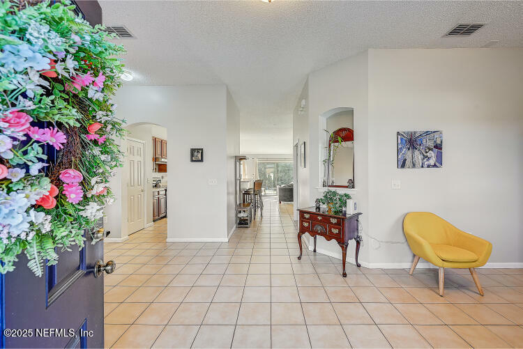 Property Photo: 10019 Rosewood Glen Lane FL 32219