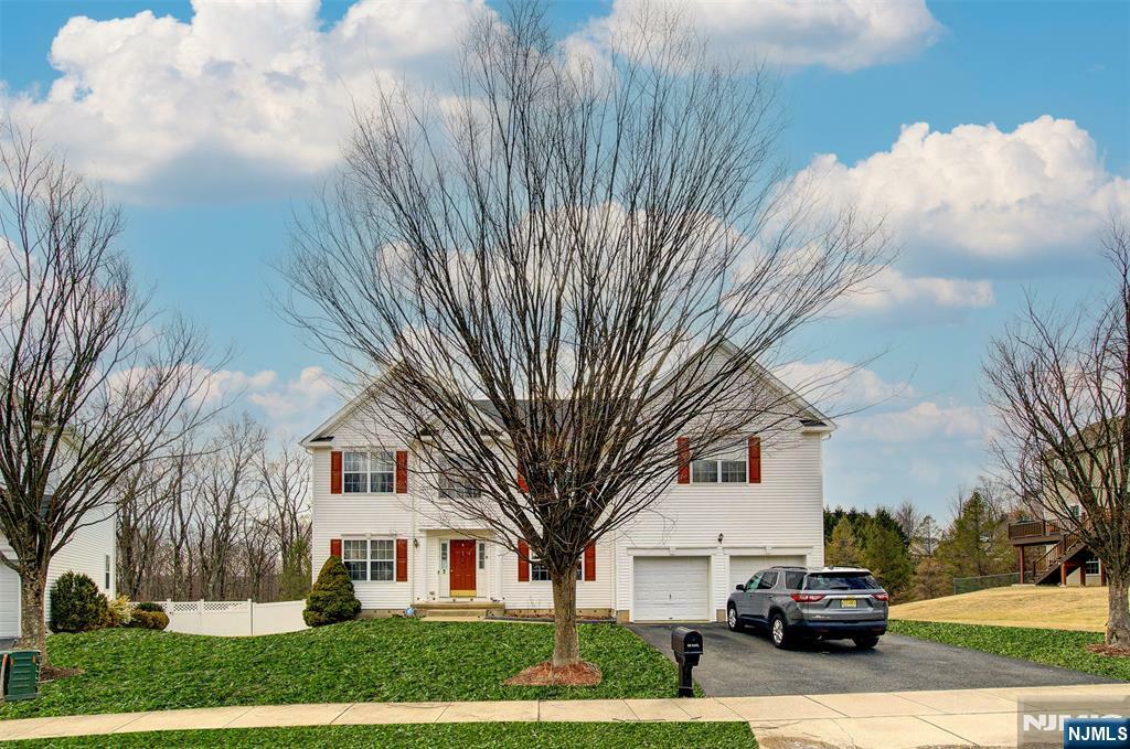 882 Walnut Place  Jefferson Township NJ 07849 photo