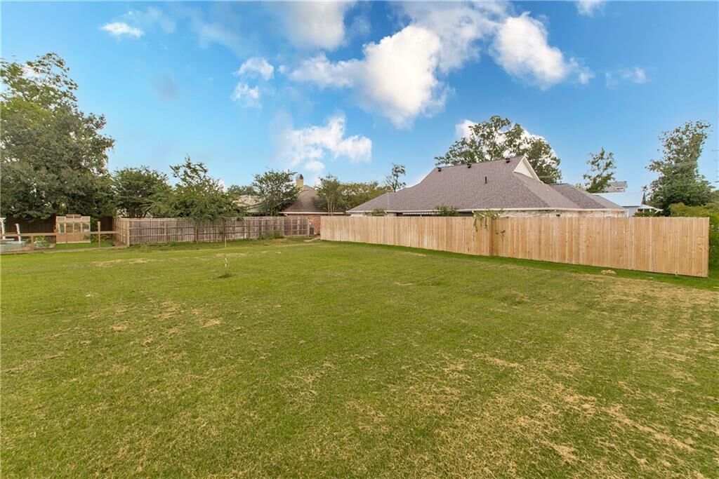 Property Photo:  306 N Lindenn Street  LA 70401 