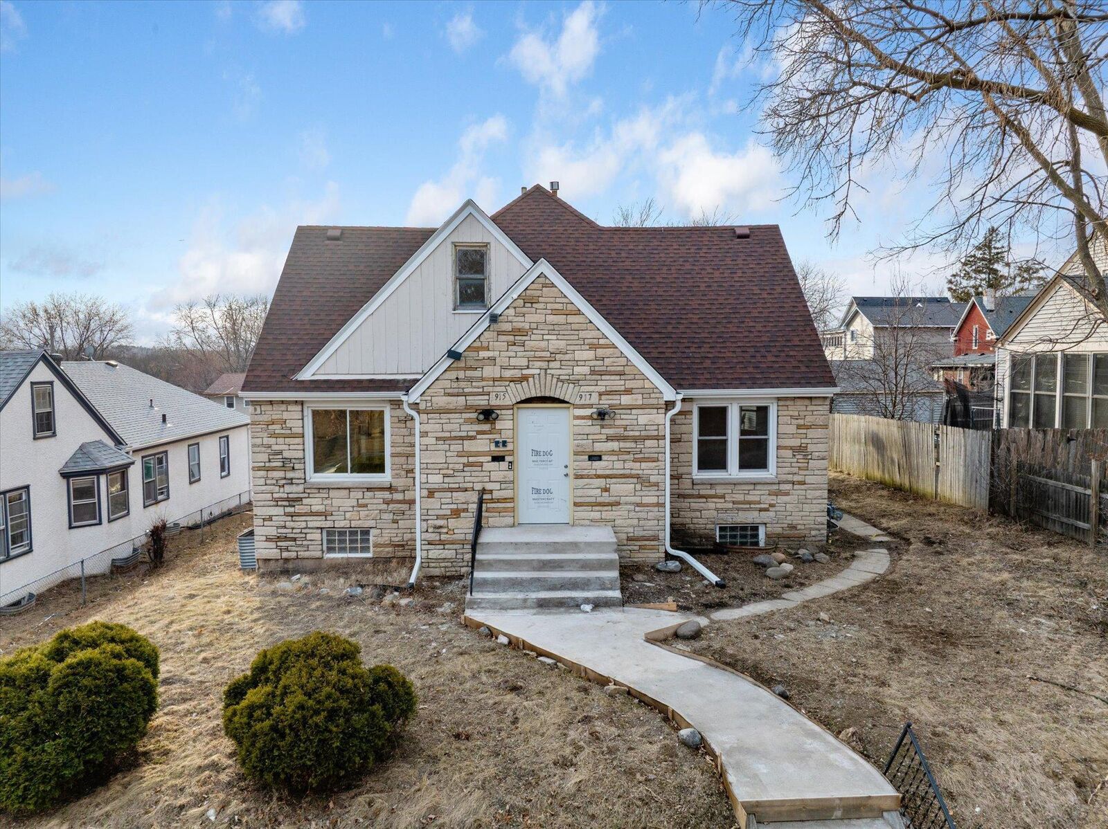 Property Photo: 915 Thomas Avenue N MN 55411