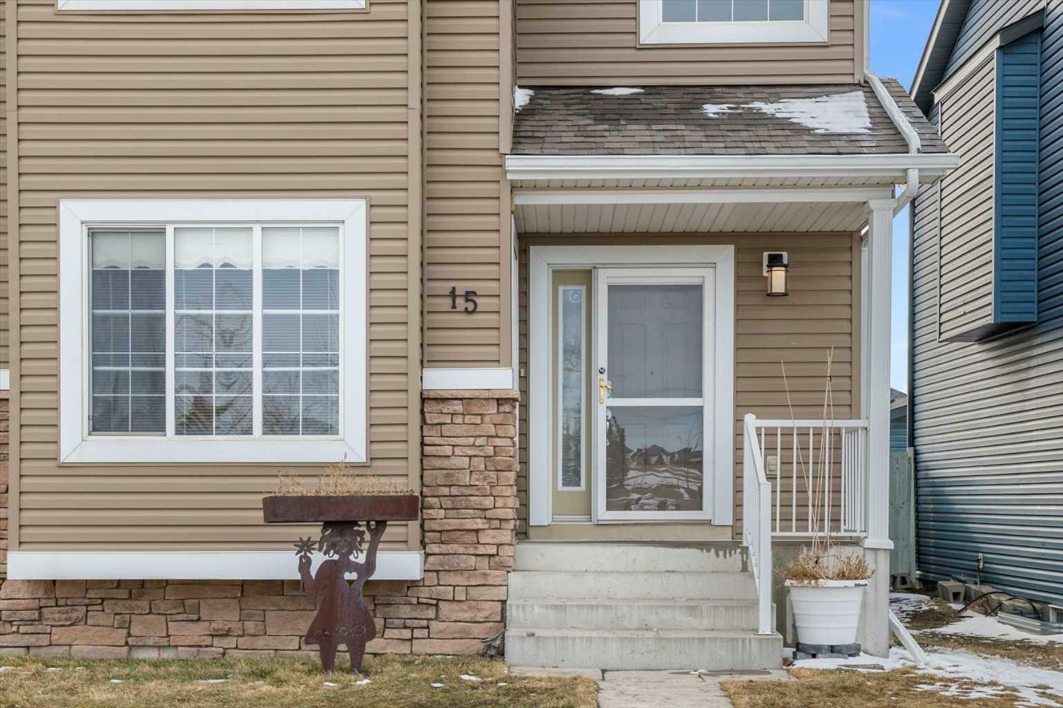 Property Photo: 15 Saddlemont Close NE AB T3J 4V3