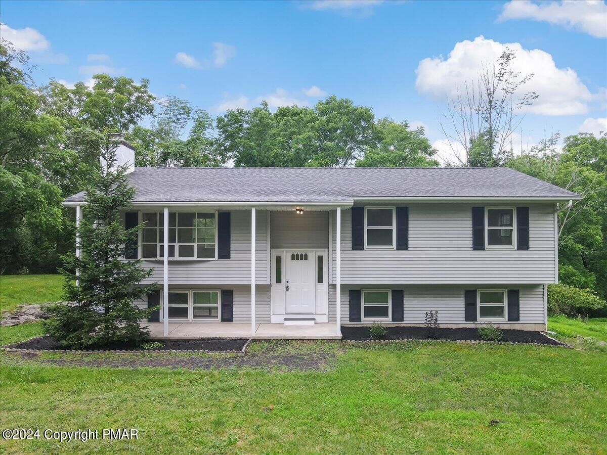 Property Photo: 6051 Neola Road PA 18360