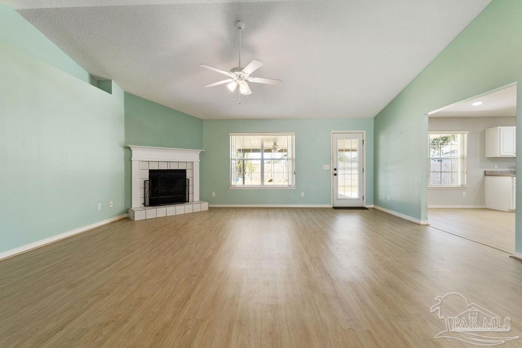 Property Photo:  1006 Lake Aire Dr  FL 32506 