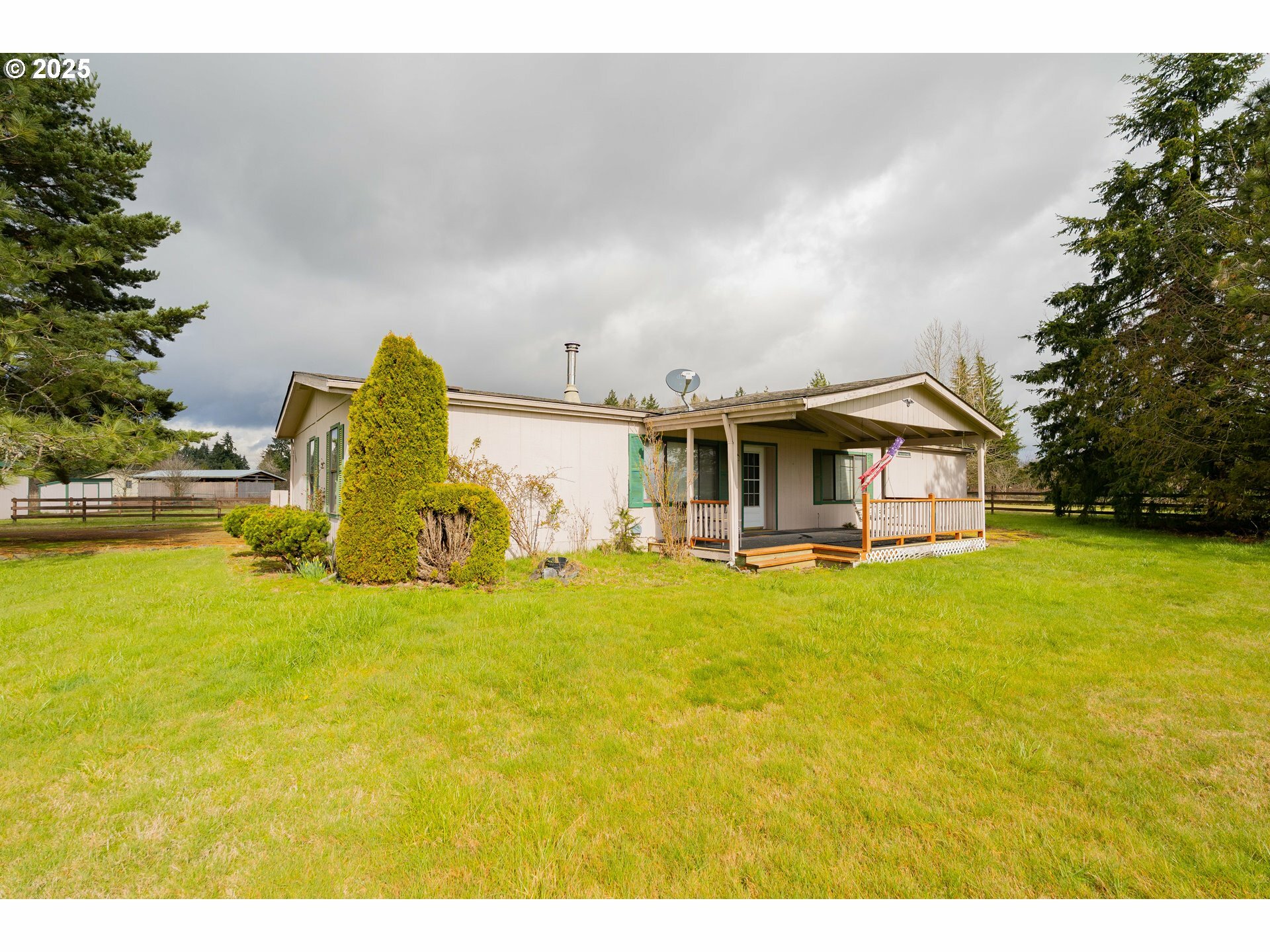 Property Photo: 13228 NE 151st St WA 98606