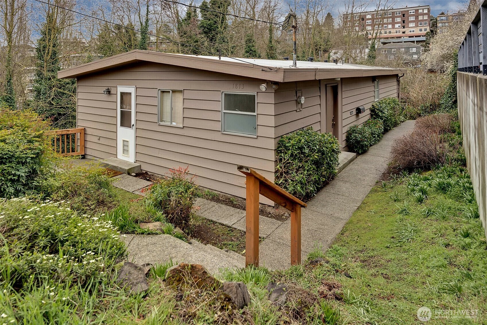 Property Photo: 1813 Taylor Avenue N WA 98109