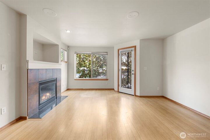 Property Photo:  12314  33rd Avenue NE C  WA 98125 