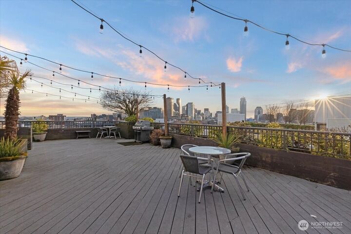 Property Photo: 1125 E Olive Street 304 WA 98122