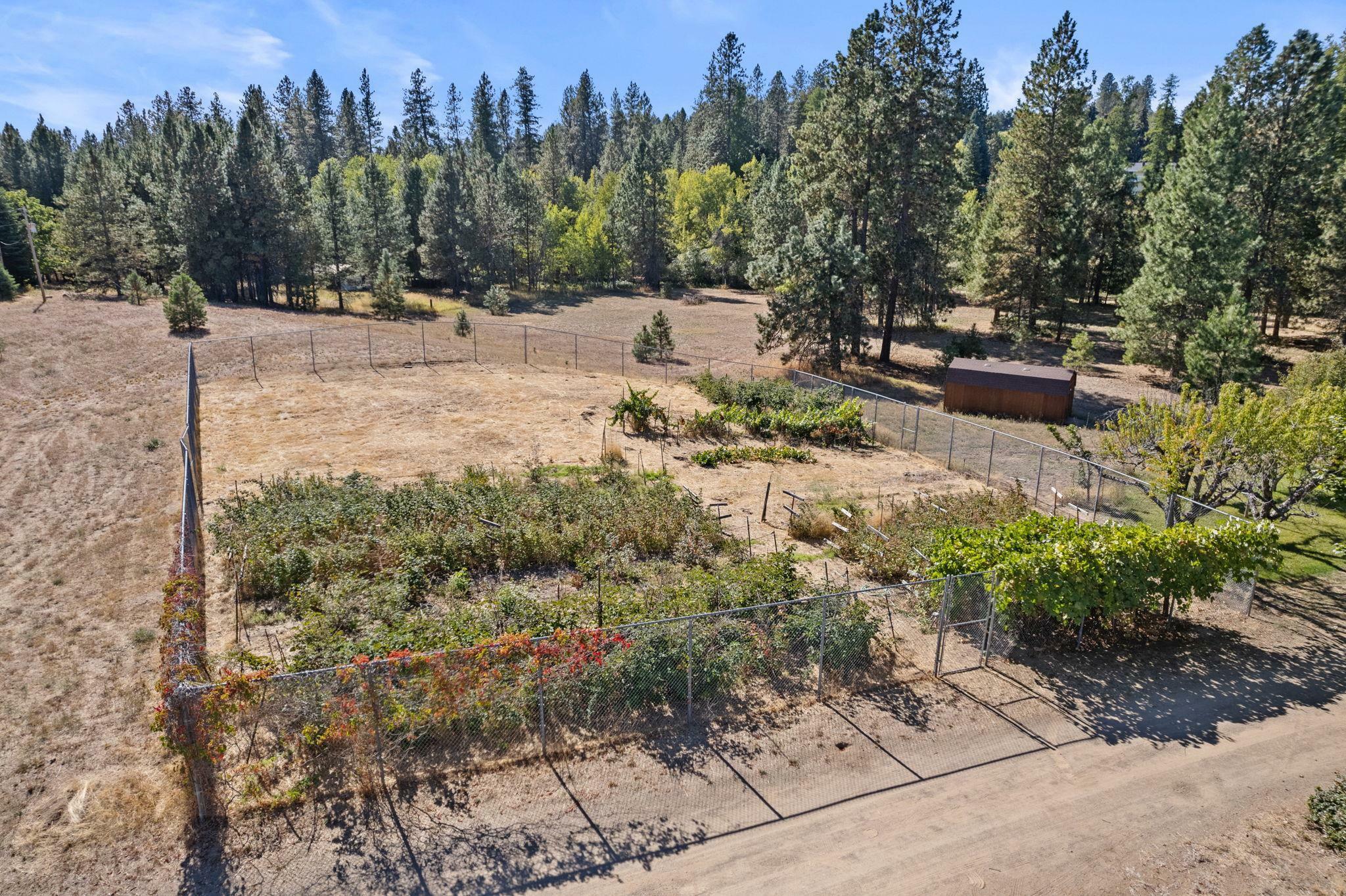 Property Photo: 22021 N Perry Rd WA 99005