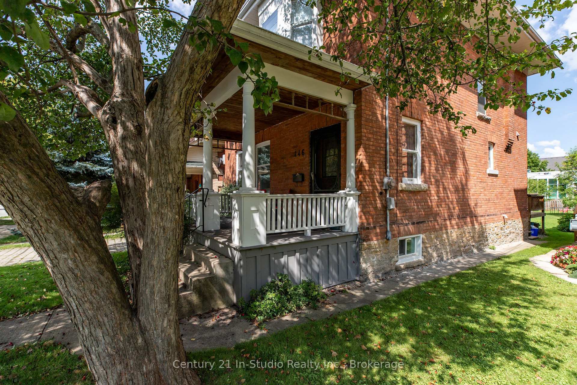 Photo de la propriété:  446 9th Street E  ON N4K 1P3 