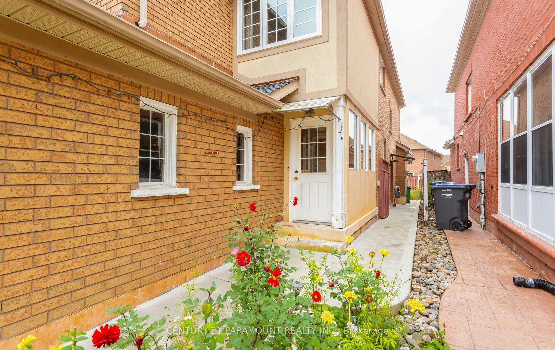 Property Photo: 106 Wildberry Crescent ON L6R 1J8