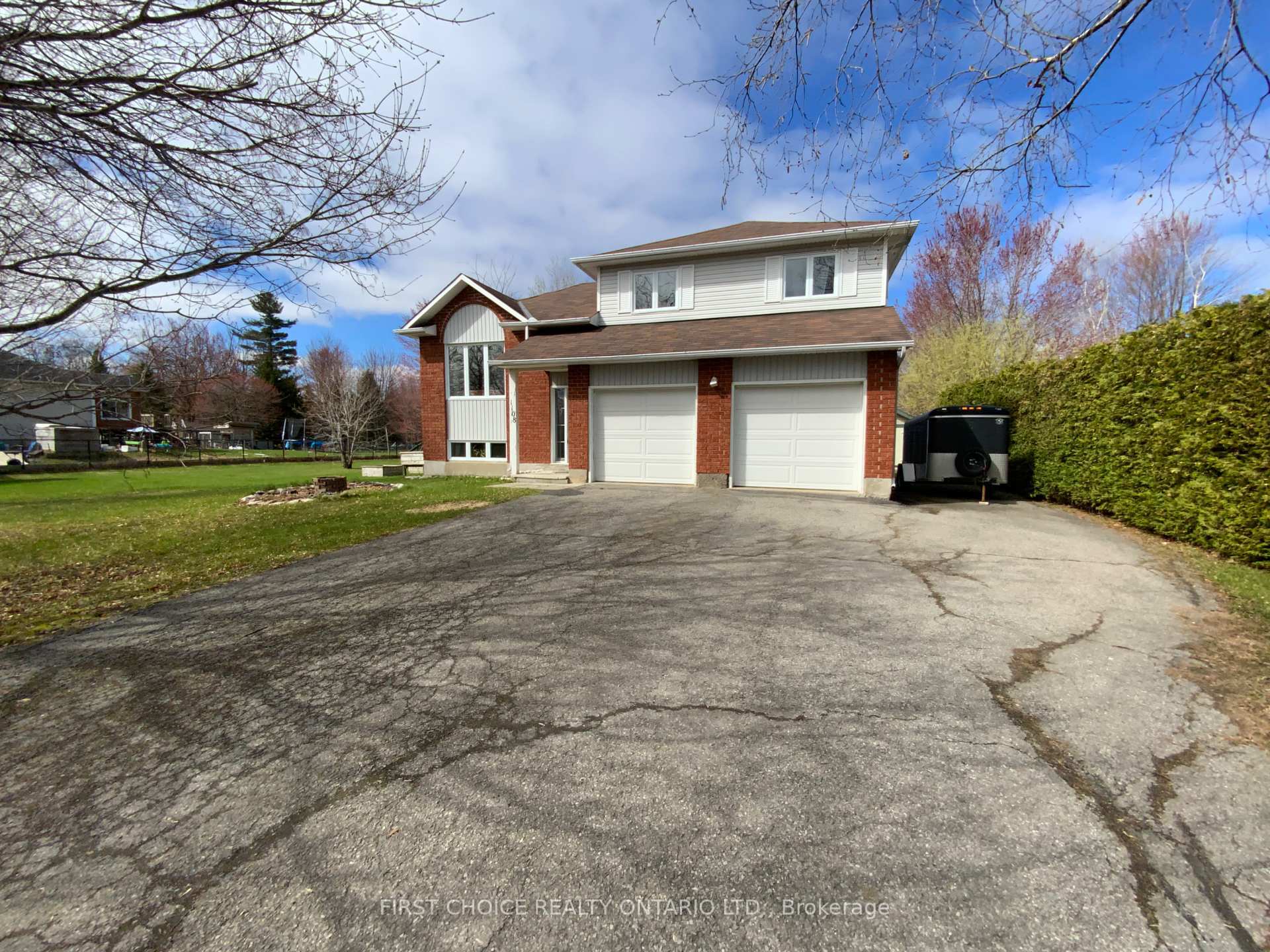 Photo de la propriété: 1108 Des Cerisiers Street ON K4K 1K9