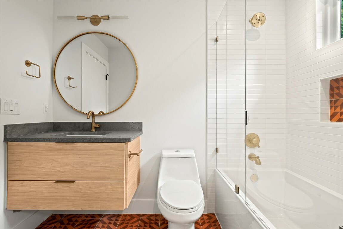 Property Photo:  1400 SW Haskell Street A,B,C  TX 78702 
