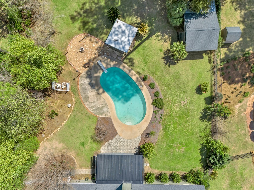 Property Photo:  1806 Lullwater Road  GA 31707 