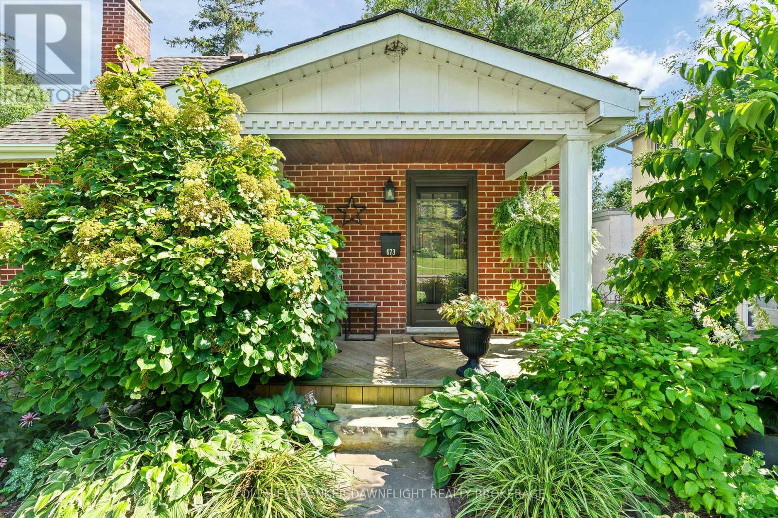 Property Photo: 673 Piccadilly Street ON N5Y 3H3