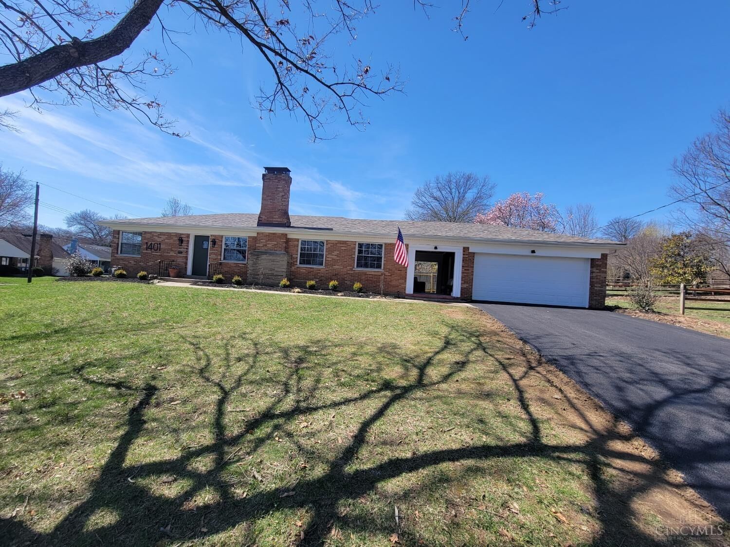 Property Photo:  1401 West Avenue  OH 45215 