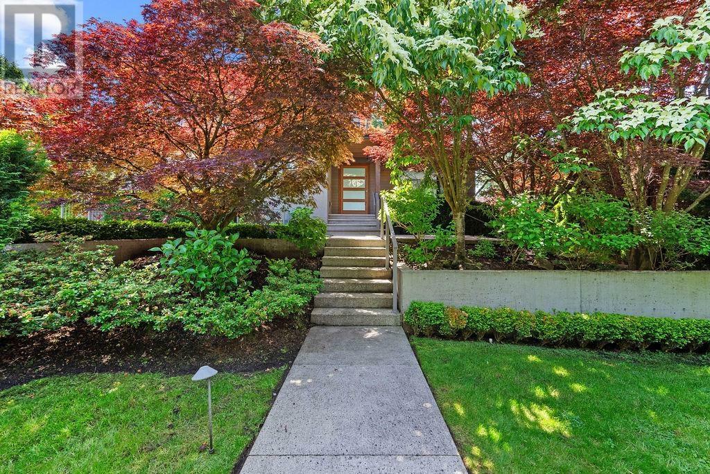 Property Photo: 990 Jefferson Avenue BC V7T 2A4