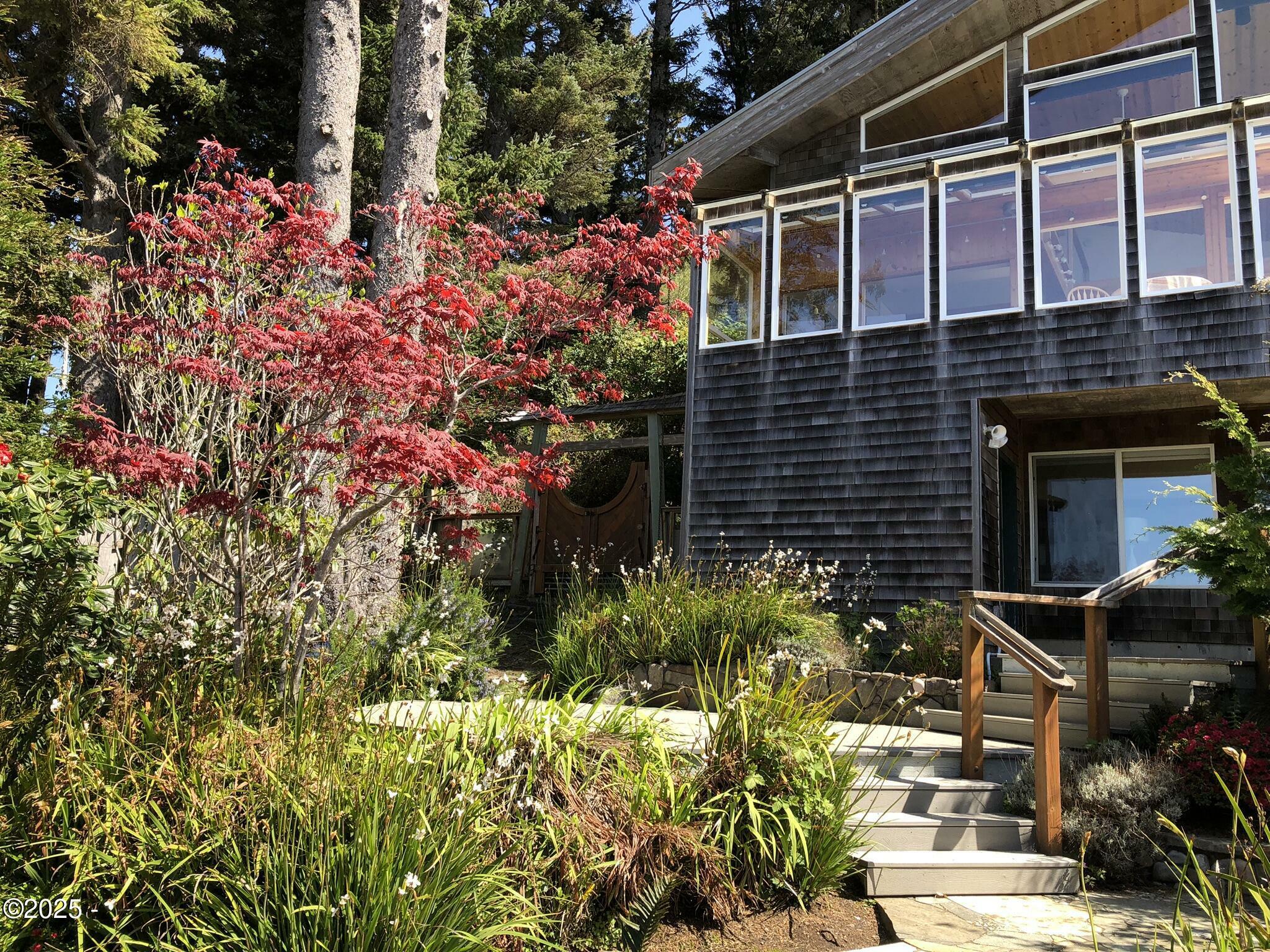 Property Photo: 455 King Street OR 97498