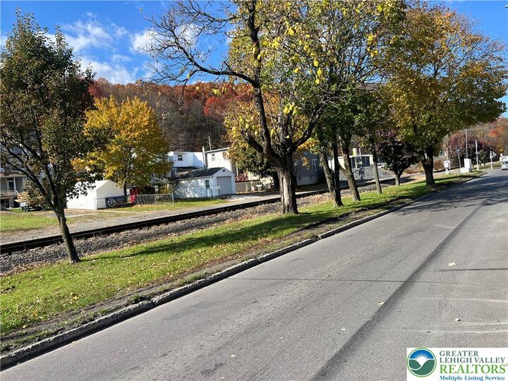 Property Photo:  515 N Railroad Street  PA 18252 
