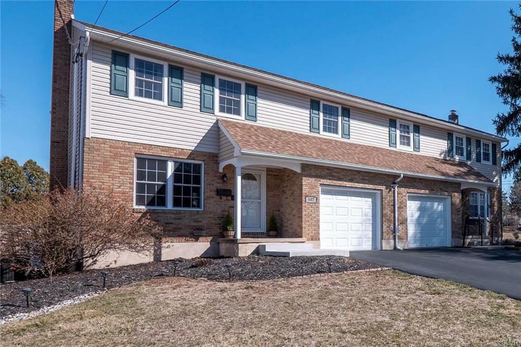 Property Photo: 407 East Oxford PA 18036