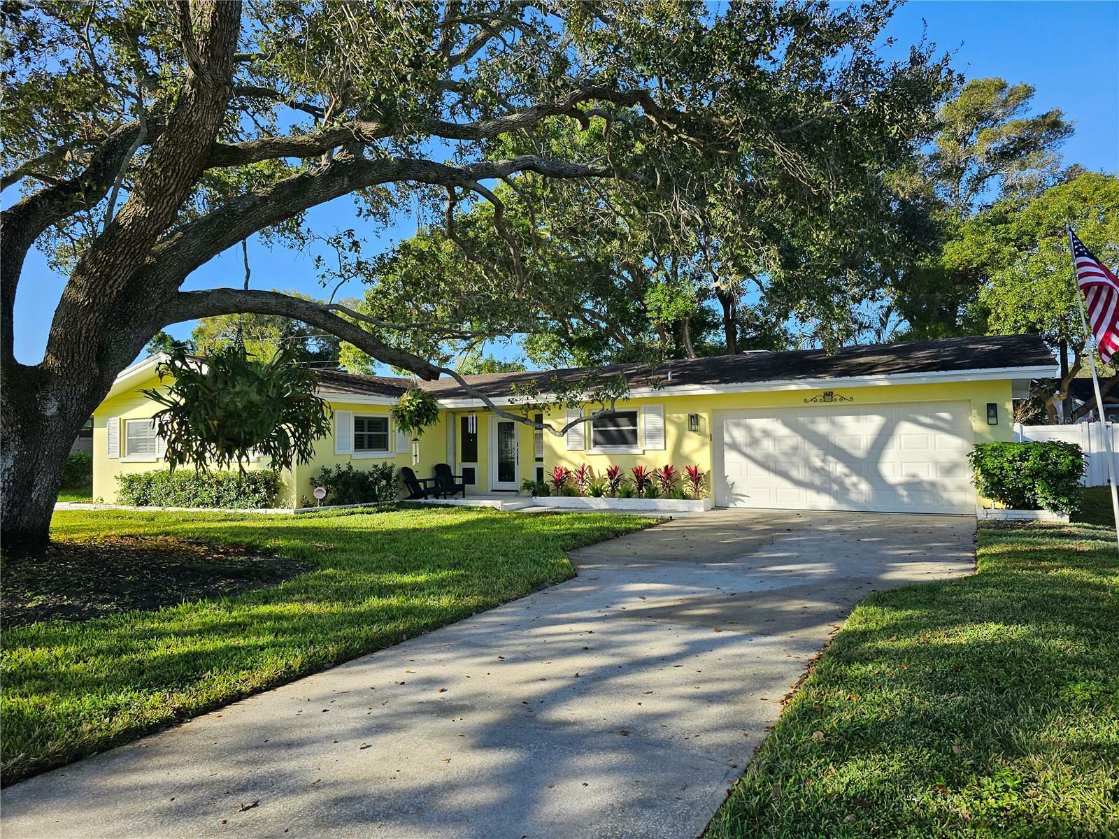 Property Photo: 1420 Fairfield Drive FL 33764