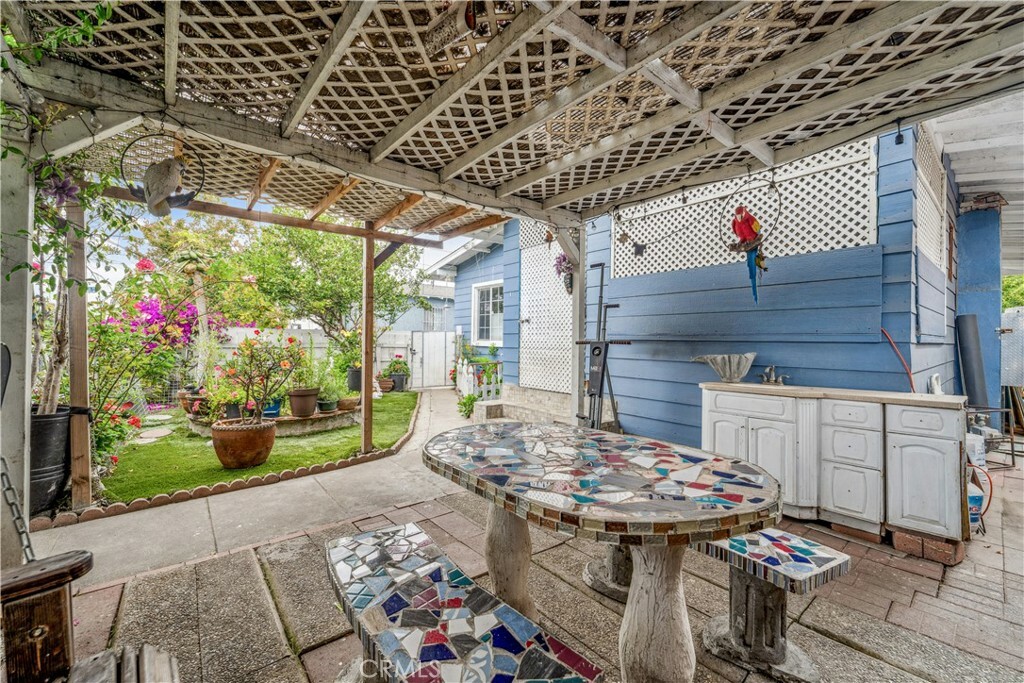Property Photo:  6324 Denver Avenue  CA 90044 