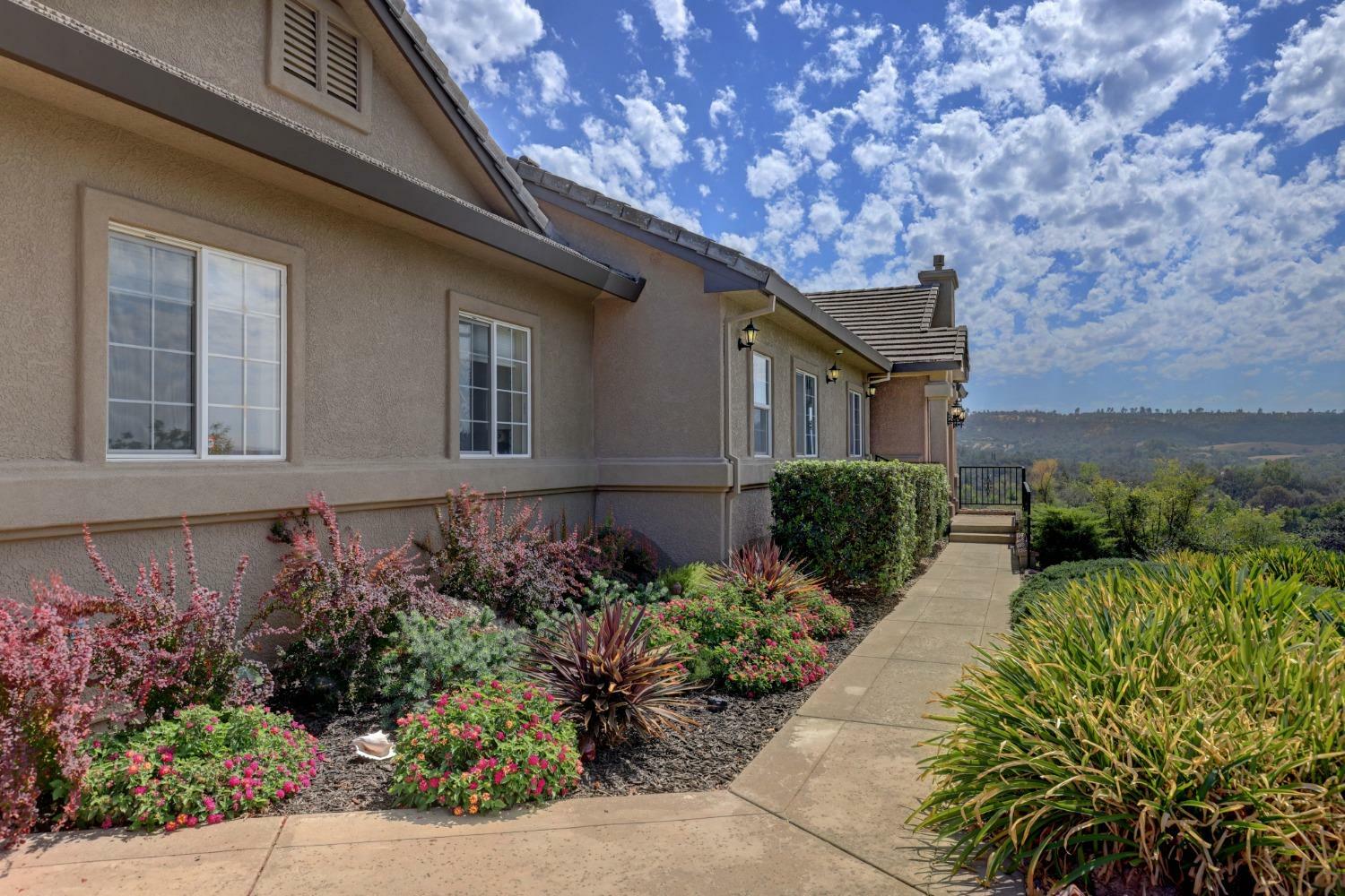 Property Photo: 1154 Park Lake Court CA 95658