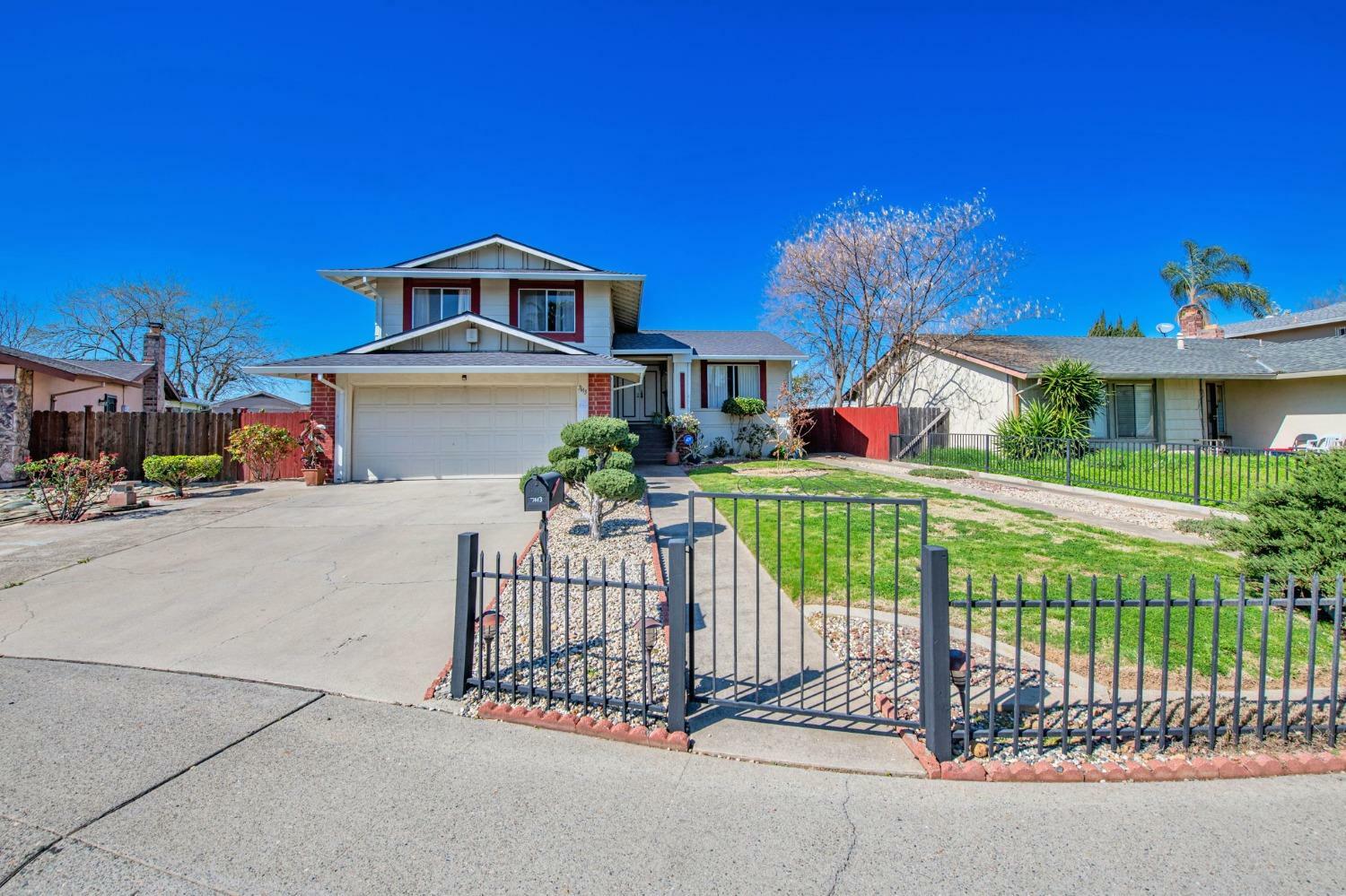 Property Photo: 7613 Clement Circle CA 95828