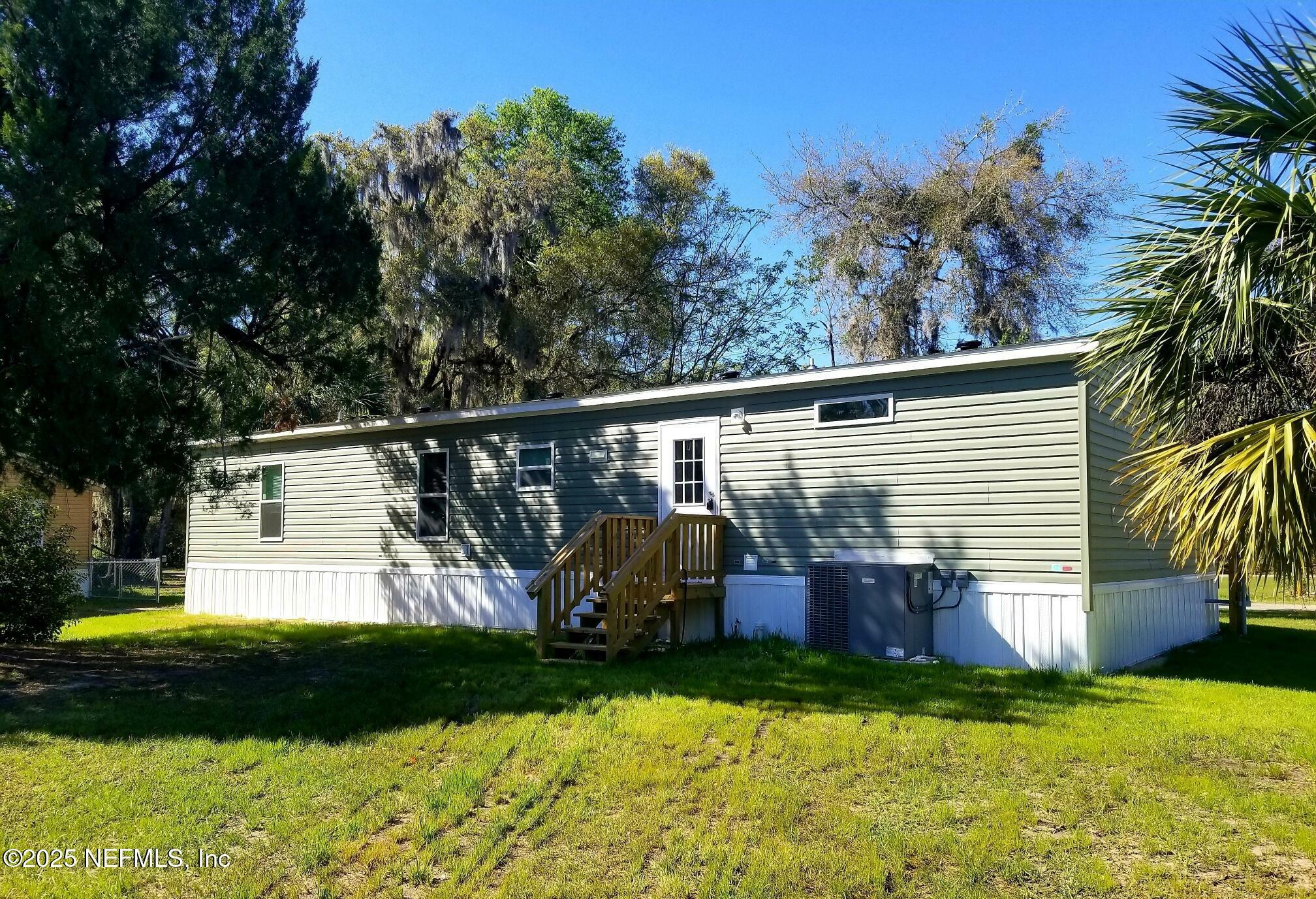 Property Photo: 1001 Shell Street FL 32193