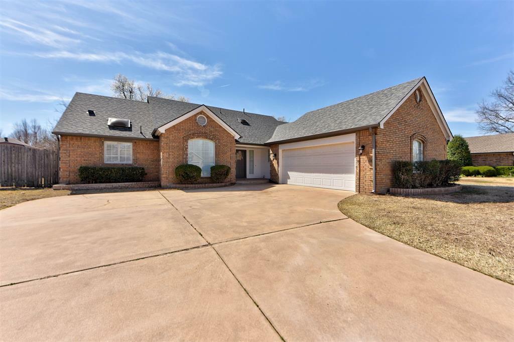 Property Photo: 3008 Aerie Drive OK 73013