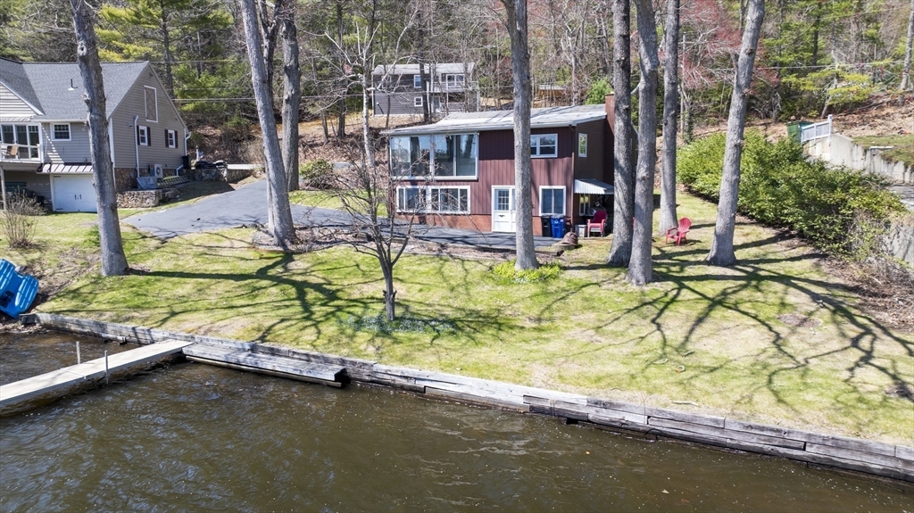 114 Westwood Dr  Sturbridge MA 01566 photo
