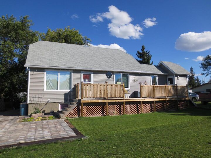 214 2nd Avenue W  Maidstone SK S0M 1M0 photo